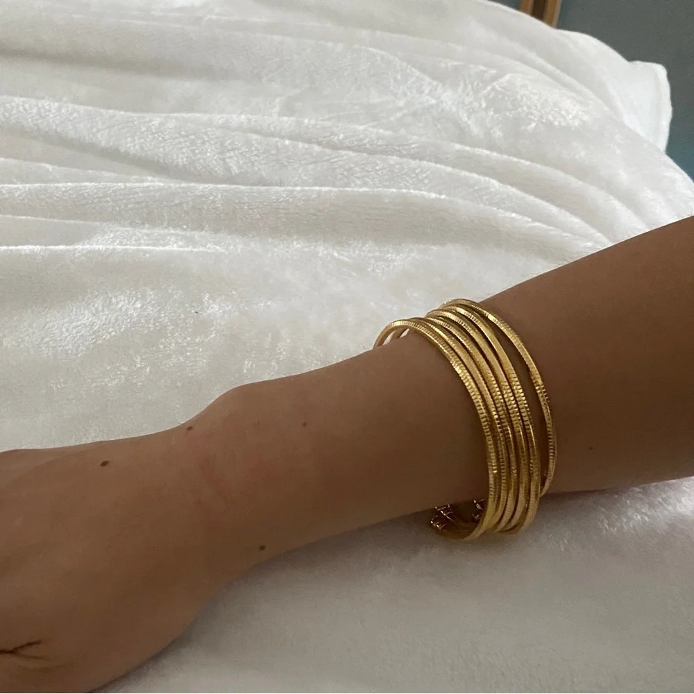 6 BRIGHT GOLD PLATED SIMPLE, ELEGANT BANGLES - Picture 7 of 8